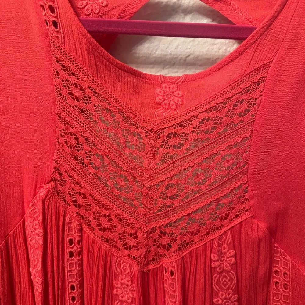 Free People Kiss Kiss Embroidered Tunic Top size Medium